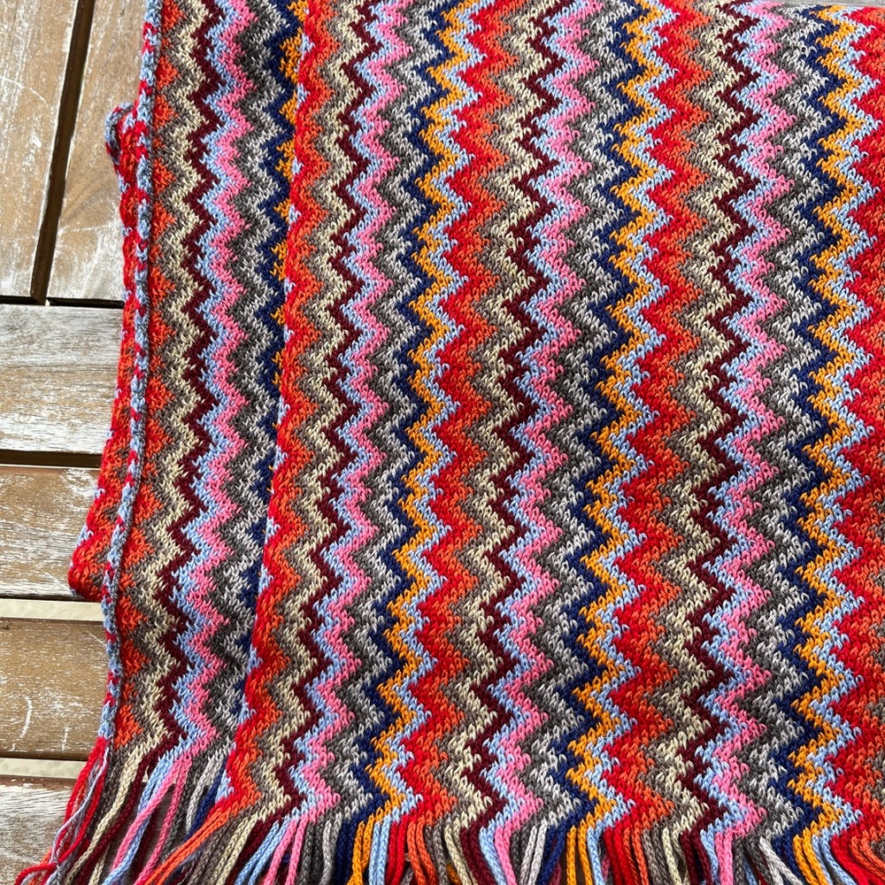 MISSONI Chevron Zig Zag Scarf Wool Acrylic Rectangle Fringe 74” X 19” Red Italy - Picture 2 of 5